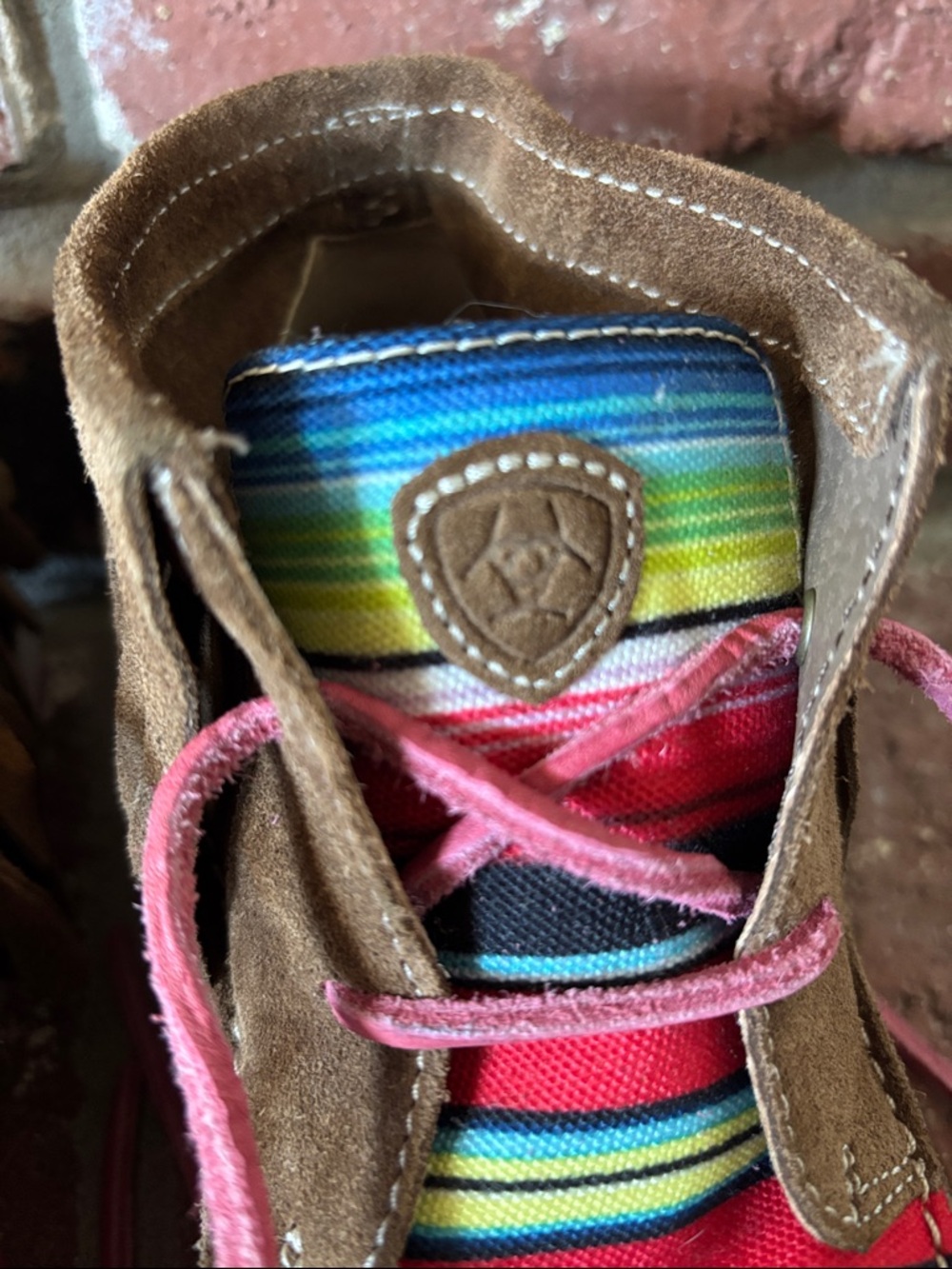 Ariat Cruiser > Suede Moccasin Ankle Boots w/ Multicolor Serape Women’s Sz 6.5 - Picture 3 of 5